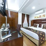 فندق مالايت بوتيك 4*