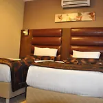 مالايت بوتيك 4*