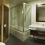 مالايت بوتيك فندق 4*