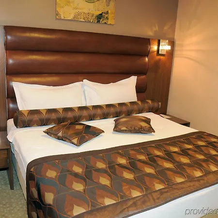 فندق مالايت بوتيك 4*